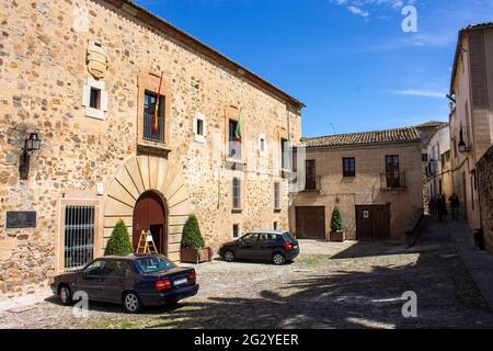 Caceres, Spanien. Das Rektorado (Rektorat) der Universität Extremadura (UEX) in der Altstadt von Monumental, einem Weltkulturerbe Stockfoto