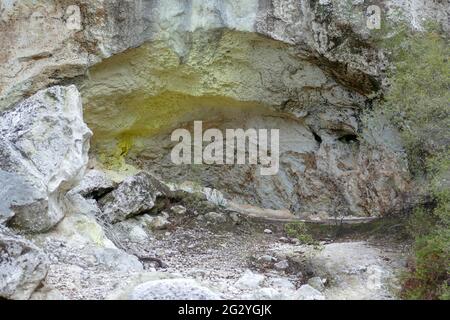 Detail in einem geothermischen Gebiet namens Waiotapu in Neuseeland Stockfoto