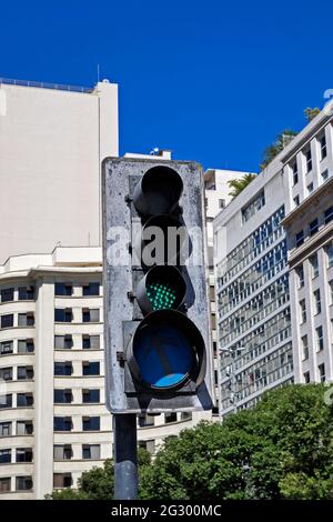 Grüne Ampel, im Zentrum von Rio Stockfoto