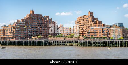 Free Trade Wharf Housing Complex von der Themse, London, Großbritannien Stockfoto