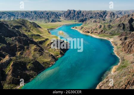 Ili-flusses im Frühjahr. Kasachstan. Almaty Region. Die Quelle ist in China. Es fließt in den See Balkhash Stockfoto