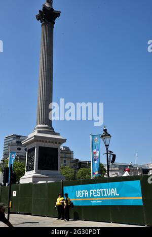 Trafalgar Square, London, Großbritannien. Juni 2021. UEFA Euro 2020 Spiel zwischen England und Kroatien, Trafalgar Square Fanzone. Kredit: Matthew Chattle/Alamy Live Nachrichten Stockfoto