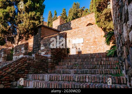 Die Alcazaba ist eine palastartige Festung in Málaga. Es wurde von der Hammudid-Dynastie im frühen 11. Jahrhundert erbaut. Es ist die am besten erhaltene alcazaba Stockfoto