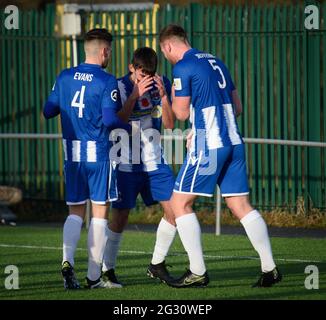 Bridgend, Wales 05. Dezember 2020. JD Cymru Premier League-Spiel zwischen dem FC Pen-y-Bont und Caernarfon Town Stockfoto