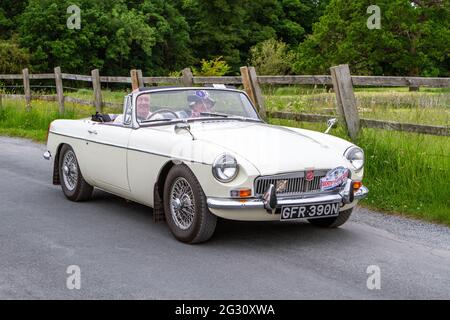 1974 70s MG B Sports white MGB beim 58. Jährlichen Manchester to Blackpool Vintage & Classic Car Run die Veranstaltung ist eine ‘Touring Assembly’ Stockfoto