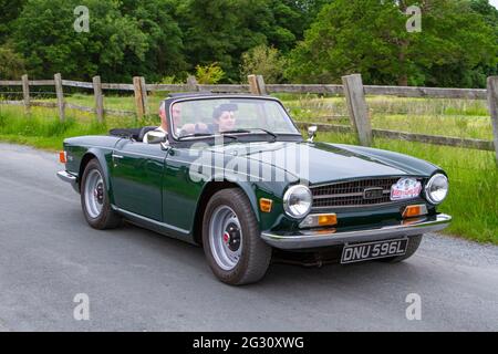 1973 70s Green TRIUMPH TR6 2498cc Cabrio beim 58. Jährlichen Manchester to Blackpool Vintage & Classic Car Run die Veranstaltung ist eine ‘Touring Assembly’ Stockfoto