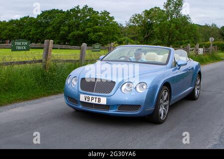 2007 silberblauer Bentley Continental GTC Auto beim 58. Jährlichen Manchester to Blackpool Vintage & Classic Car Run die Veranstaltung ist eine ‘Touring Assembly’ Stockfoto