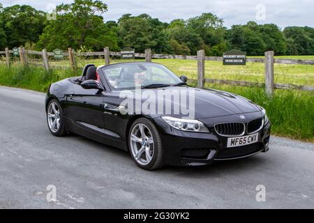 2015 der schwarze BMW Z4 S Drive 20i M Sport 1997cc Benziner bei der 58. Jährlichen Veranstaltung von Manchester nach Blackpool Vintage & Classic Car Run, einer ‘Touring Assembly’ Stockfoto