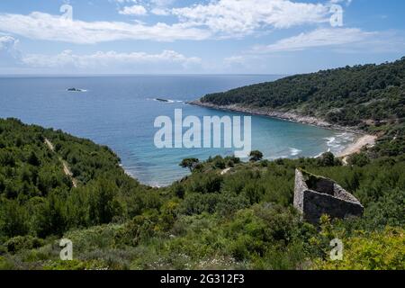 Die Bucht von Sunj auf der kroatischen Insel Lopud im Adiatischen Meer. Stockfoto