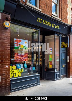 Die Schule des Lebens Bloomsbury London - unabhängigen Buchhandlung, Teil einer globalen Organisation, die sich der Entwicklung der emotionalen Intelligenz gewidmet Stockfoto