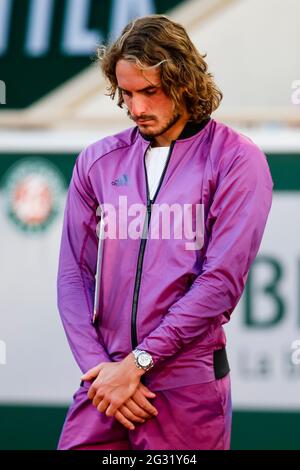 Stefanos Tsitsipas reagiert enttäuscht nach dem Einzel-Finale der Männer beim French Open Grand Slam Tennisturnier 2021 in Roland Garros, Paris, Frankreich. Stockfoto