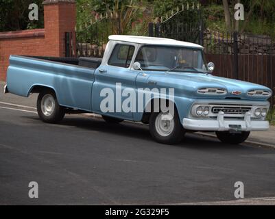 Klassischer Chevrolet Pick-up Truck in einer Seitenstraße in New Brighton Stockfoto