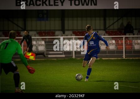 Brackley, Northamptonshire, England 28. Dezember 2020. Vanarama National League North Spiel zwischen Brackley Town und Gloucester City. Stockfoto