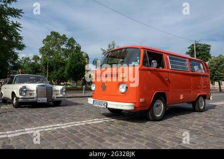 Sofia, Bulgarien - 12. Juni 2021: Retro-Parade von alten Retro-Autos Stockfoto