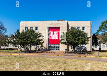 Houston, TX - 6. März 2021: Das Ezekiel W. Cullen-Gebäude auf dem Campus der University of Houston Stockfoto