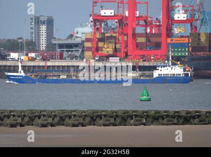 Liverpool Docks kleiner Küstentanker, der zum Betanken der Schiffe in die Docks verwendet wird Stockfoto