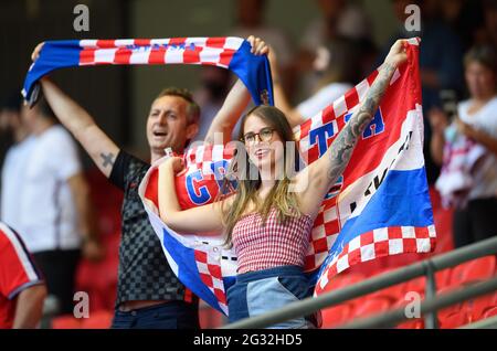 13. Juni 2021 - England gegen Kroatien - UEFA Euro 2020 Gruppe-D-Spiel - Wembley - London Kroatien-Fans während der Euro 2020 gegen Kroatien. Bildnachweis : © Mark Pain / Alamy Live News Stockfoto