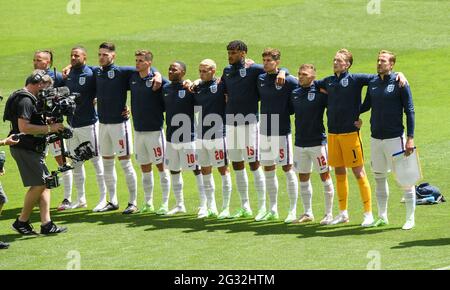 13. Juni 2021 - England gegen Kroatien - UEFA Euro 2020 Gruppe-D-Spiel - Wembley - London-England-Spieler singen die Nationalhymne vor dem Spiel der Euro 2020 gegen Kroatien. Bildnachweis : © Mark Pain / Alamy Live News Stockfoto