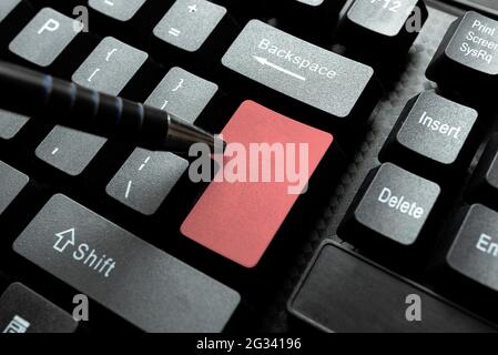 Abstrakte Schreibkraft Üben Speed Typing, Programmierer Debugging Codes Stockfoto