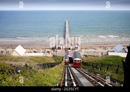 Saltburn-by-the-Sea, Küstenstadt in Redcar und Cleveland, North Yorkshire, England. Die Saltburn Cliff Tramway wurde 1884 eröffnet Stockfoto