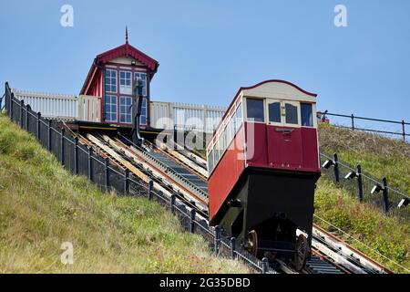 Saltburn-by-the-Sea, Küstenstadt in Redcar und Cleveland, North Yorkshire, England. Die Saltburn Cliff Tramway wurde 1884 eröffnet Stockfoto