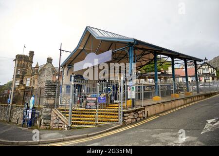 Llandudno North Wales Great Orme Tramway Diese Seilbahnbahn mit historischen Autos wurde 1902 eröffnet und besteigt den Great Orme. Stockfoto