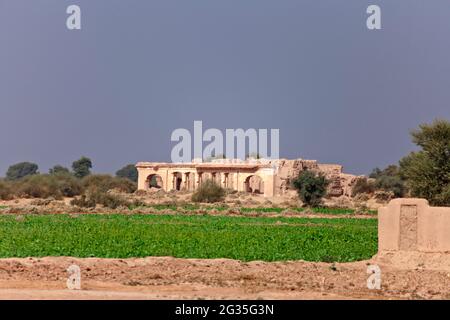 Derawar Fort, ist eine große quadratische Festung in Ahmadpur East Tehsil, Punjab, Pakistan. Etwa 130 km südlich der Stadt Bahawalpur Stockfoto