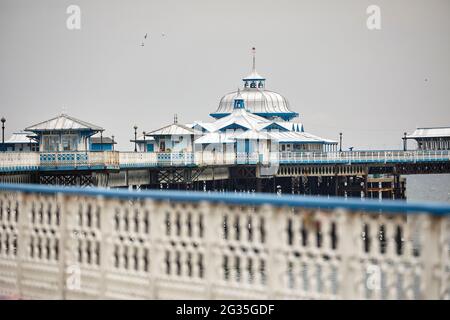 Küstenort Llandudno Nordwales der viktorianische Badeort Llandudno liegt an der Irischen See und ist ein denkmalgeschütztes Seebad der Kategorie II* Stockfoto