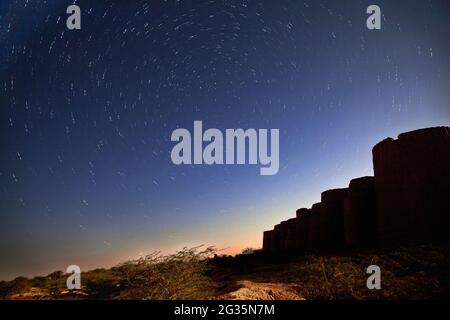 Derawar Fort, ist eine große quadratische Festung in Ahmadpur East Tehsil, Punjab, Pakistan. Etwa 130 km südlich der Stadt Bahawalpur Stockfoto