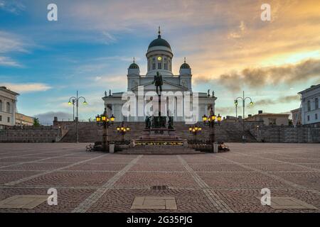 Helsinki Finnland, Skyline von Sonnenaufgang am Dom und Senatsplatz von Helsinki Stockfoto