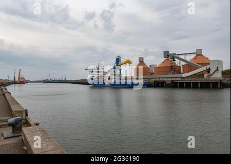 Horizon Star ein Offshore-Versorgungsschiff, das in Blyth, Northumberland, vor Anker liegt Stockfoto