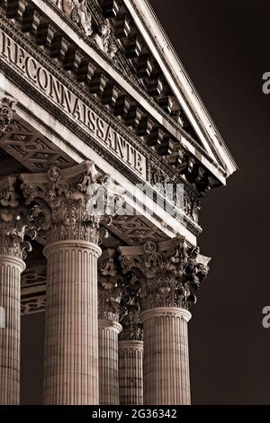 FRANKREICH. PARIS (75) PANTHEON. MONUMENT FRONTON UND GROSSE GIPFEL BEI NACHT Stockfoto