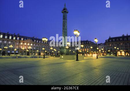 FRANKREICH PARIS (75) 1. BEZIRK PLACE VENDOME UND SÄULE Stockfoto