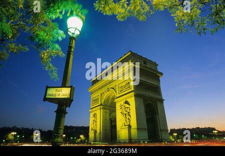 FRANKREICH PARIS (75) 8. BEZIRK, ARC DE TRIOMPHE DER ETOILE VOM PLATZ CHARLES DE GAULLE AUS GESEHEN Stockfoto