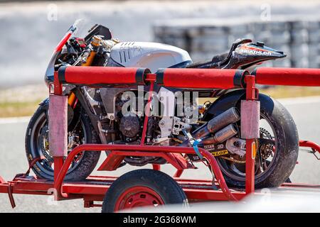 Montmelo, Barcelona, Spanien. Juni 2021. Ein Motorrad stürzte während des Moto 2-Rennens der FIM CEV Repsol Barcelona auf dem Circuit Barcelona-Catalunya ab. Quelle: David Ramirez/DAX/ZUMA Wire/Alamy Live News Stockfoto