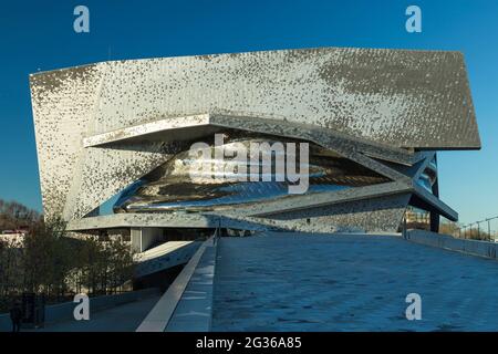 FRANKREICH PARIS (75) 19 TH DISTRICT, DIE STADT DER MUSIK-PHILHARMONIE VON PARIS, ERBAUT VOM ARCHITEKTEN JEAN NOUVEL Stockfoto