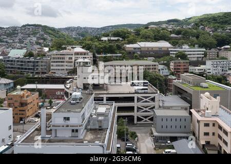 Nagasaki, Japan - 1. Juli 2016: Blick auf Nagasaki, Japan vom internationalen Kreuzfahrthafen Stockfoto