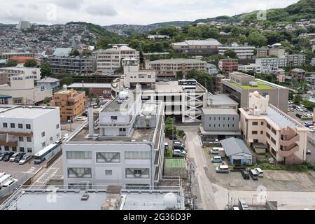 Nagasaki, Japan - 1. Juli 2016: Blick auf Nagasaki, Japan vom internationalen Kreuzfahrthafen Stockfoto