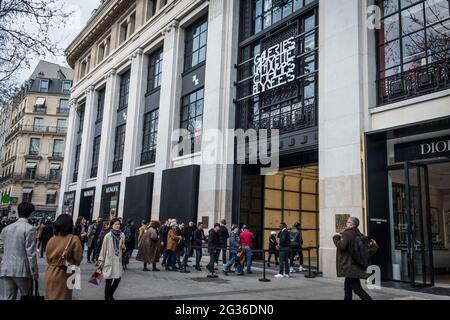 FRANKREICH. PARIS (8. BEZIRK). AVENUE DES CHAMPS-ELYSEES, CHAMPS-ELYSEES (LAYOUT: BJARKE INGELS UND GROSSE AGENTUR) Stockfoto