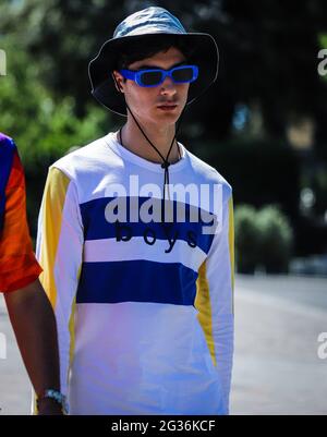 FLORENZ, Italien - Juni 13 2019: Männer auf der Straße in Florenz. Stockfoto