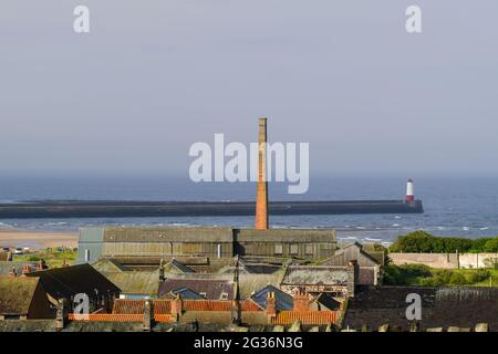 Spittal Chimney an der Ostküste bei Berwick-upon-Tweed in Northumberland, Großbritannien. Stockfoto