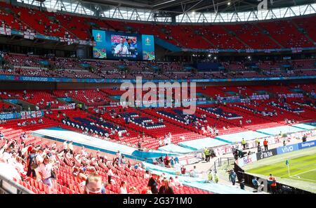 WEMBLEY, Großbritannien, JUNI 13: Blick auf Wembley während der Europameisterschaft der Gruppe D zwischen England und Kroatien im Wembley-Stadion in London am 13 Stockfoto