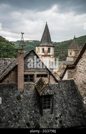 Abtei Sainte Foy, UNESCO-Weltkulturerbe, Conques, Departement Aveyron, Ozitanien, Frankreich Stockfoto