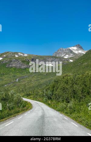 Straße durch Senja, Senja Panoramastraße, Norwegen Stockfoto