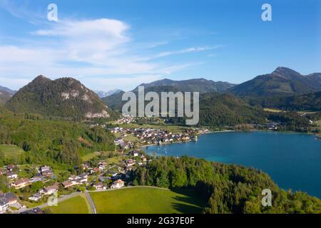 Drohnenschuss, Fuschlsee, Fuschl am See, Salzkammergut, Land Salzburg, Österreich Stockfoto