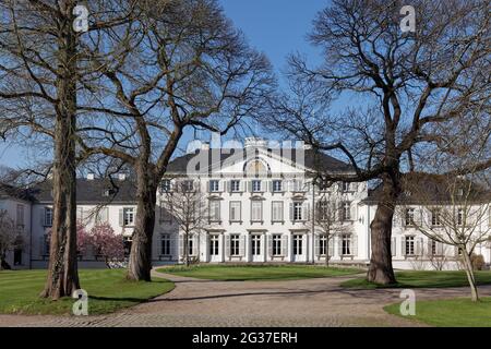 Schloss Heltdorf, Herrenhaus im klassizistischen Stil, Düsseldorf-Angermund, Nordrhein-Westfalen, Deutschland Stockfoto