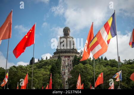 Der Tian Tan Buddha („der große Buddha“) auf der Insel Lantau, Hongkong Stockfoto