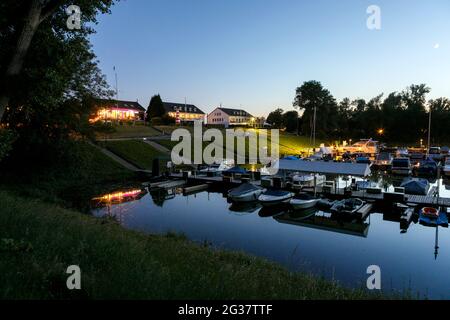 Hafen Paradieshafen in Lorick am Rheinkilometer 749 Stockfoto