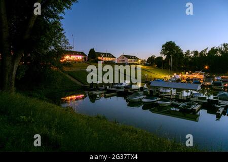 Hafen Paradieshafen in Lorick am Rheinkilometer 749 Stockfoto