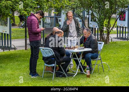 Schachspieler im Stadtgarten von Sofia, Bulgarien Stockfoto